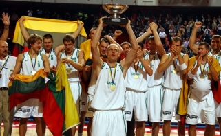 Kunigėlis apie triumfą 2003-iais metais: Lietuva žaidė gražiausią krepšinį Europoje